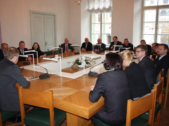 Marko Mihkelson kohtus Soome kõrgemate riigikaitsekursuste vilistlastega